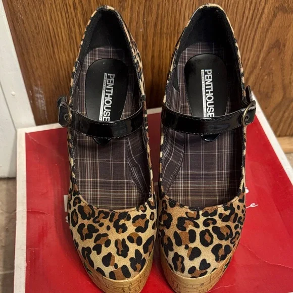 Penthouse by Ellie Shoes Leopard Wedges with embroidery - Picture 2 of 7